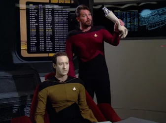 riker_removes_datas_arm.webp