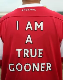 arsenal-supporter-wears-shirt-'i-true-gooner'-550nw-8472788al.webp